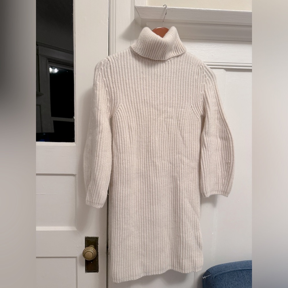 Warm and cozy Massimo XS Italian yarn beige dress!